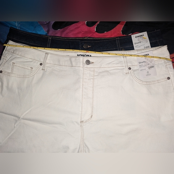 Pair of Denim Shorts 24W - Picture 7 of 11